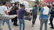 Boşanma kavgasında silahlar konuştu, balkonlardan ateş açtılar: 1’i polis 12 yaralı