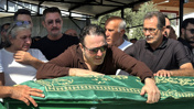 Atilla Taş kızının tabutuna sarılıp gözyaşlarına boğuldu! Cenaze töreninde kahreden anlar