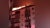 Terasta yakılan mangal yangın çıkardı