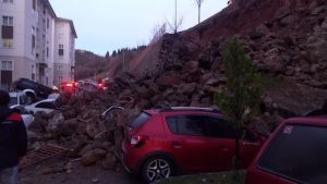 Trabzon'da faciadan dönüldü! - Resim : 2