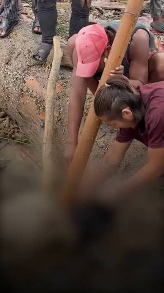 Yüzyılın felaketiyle yıkılan Nepal'de korkulan oluyor! Ölü soygunculuğu başladı - Fotoğraf: 2