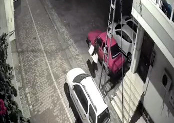 istanbul-avcilarda-otomobilden-20-bin-947787-281434.jpg
