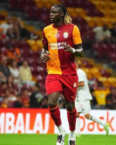 Galatasaray karıştı! Okan Buruk'u tehdit eden futbolcu ortaya çıktı: Dursun Özbek müdahele etsin! - Fotoğraf: 9
