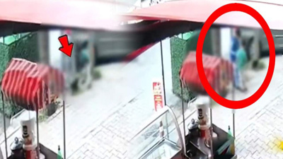 İki çocuk sokak ortasında kedi bıçakladı: Müdahale eden esnafı da tehdit ettiler