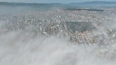 Samsun'da sis bulutları şehri esir aldı