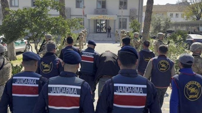 Annesini odunla öldüren şüphelinin 'defineci' arkadaşı da tutuklandı