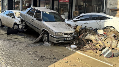Sel Samsun'u savaş alanına çevirmiş! Hava aydınlanınca felaketin boyutu ortaya çıktı