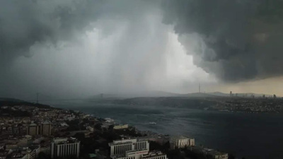 İstanbul'un üzerinde kara kara bulutlar dolaşacak: Şakır şakır yağacak