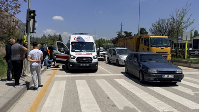 Aynı istikametteki 3 araç çarpıştı: Zincirleme kazada 3 yaralı