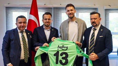 Fenerbahçe'de imzalar atıldı: 3 yıllık anlaşma resmen açıklandı