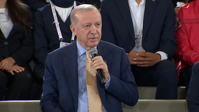 Erdoğan gençlerle buluştu: Hepinize parlak bir gelecek diliyorum