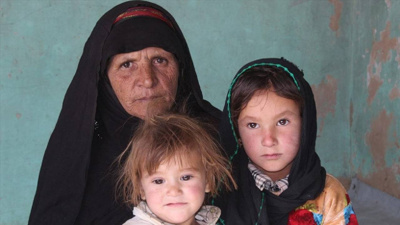 Afganistan'da yoksulluktan kız çocuklarını satıyorlar!