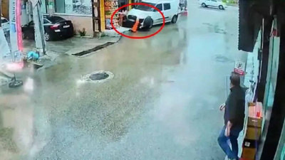 Bursa'da kontrolden çıkan araç anne ve çocuğunu altına aldı: O anlar kamerada