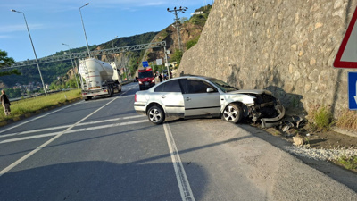 Zonguldak'ta facia! Alkollü sürücü, duran otomobile çarptı: 5 yaralı