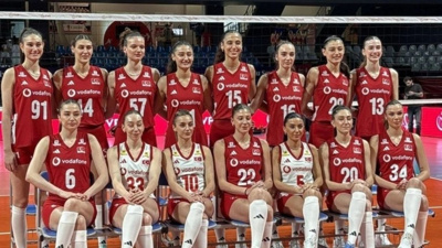 Yaşı 16 boyu 1.96 artık o da Filenin Sultanı: Kimdir bu Aylin Uysalcan?