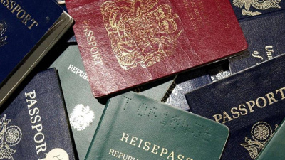 Dünyada neden sadece 4 renk pasaport var!? Bu bir tesadüf değil!