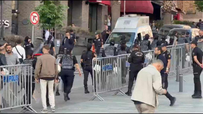 CHP'nin butlana karşı eylemleri öncesi İstanbul'da polis barikatı
