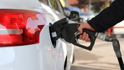 Petrol bir aydır ilk kez 100 doların altını gördü