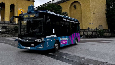 Türk şirketin sürücüsüz otobüsü ilk yolculukta tramvayla çarpıştı