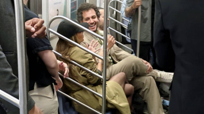 Dünyaca ünlü yıldız metroda ortaya çıktı! 5 yıl sonra bir ilk