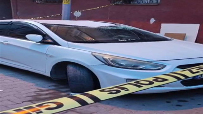 Sultangazi'de sır dolu ölüm! 5'inci kattan düşen yaşlı adam otomobile çakıldı