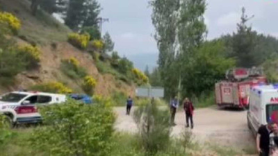 Uçuruma yuvarlanan araçta sıkıştı! Ağır yaralandı