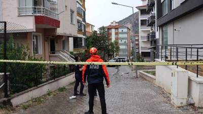 5 katlı apartmana yıldırım düştü!