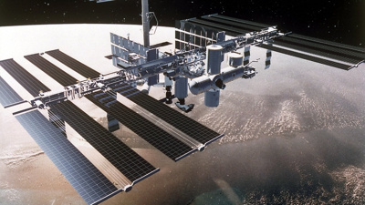 Uzayda mahsur kaldılar: Astronotlar uzay kıyafetlerini giyip kapsüle sığındı