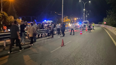 Otomobil yaya geçidindeki kadına çarptı: Feci ölüm!