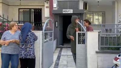 Boşanma aşamasındaki eşini öldürüp kızını yaraladı