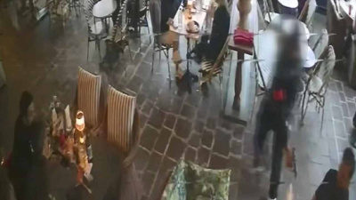 16 yaşındaki çocuk 35 yaşındaki galericiyi "dövmen çok güzel" deyip AVM'nin ortasında vurdu