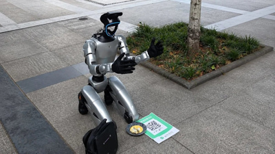 Binlerce dolar değerindeki robot elektrik faturası için dilenciliğe başladı