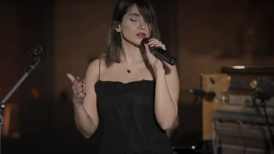 YouTube konseri İranlı sanatçının başına dert oldu: Mahkemenin kararı tepki çekti!