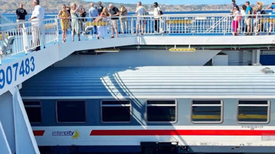 Yolculuğun ortasında feribota binen tek tren