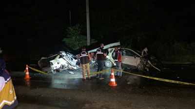 Rize'de facia kaza! Araçlar alev aldı 3 ölü 4 yaralı