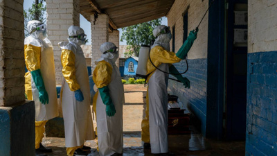 Avrupa'da Ebola krizi büyüyor! Temaslılar karantinaya alındı