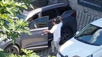 Sakarya'da park yeri kavgası: "Burası kaldırım" deyince gözü döndü