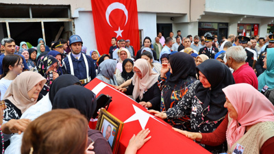 Türkiye şehidine ağlıyor: Uzman Çavuş Mehmet Demirbaş gözyaşlarıyla uğurlandı