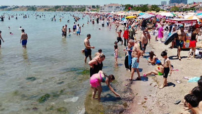 Güneşi gören dışarı koştu: Sahillerde adım atacak yer kalmadı