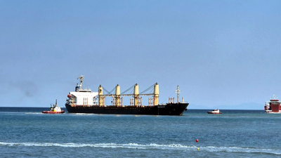 Tekirdağ açıklarında 169 metrelik kuru yük gemisi karaya oturdu