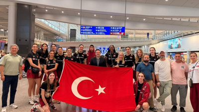 Filenin Sultanları Çin'e iner inmez bayrak açtı