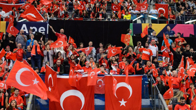 Milliler geriden gelip kazandı: Tarihinde bir ilki başardı