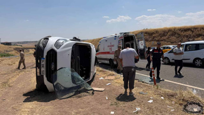 Diyarbakır’da feci kaza! Öğrenci servisi ile otomobil çarpıştı: 19 yaralı