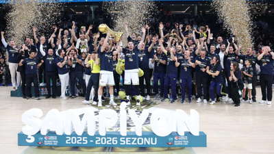 Fenerbahçe ile 20 kupa kazandı: Sözleşmesi yenilendi