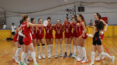 Gururumuzsunuz kızlar: Eze eze şampiyon olduk