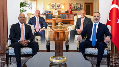 Barrack'tan iki Bakana peş peşe ziyaret
