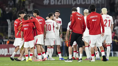 Galatasaray milli futbolcuyu transfer etmek istiyordu: Takımda tutacaklar
