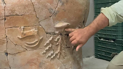 Konya'da 5 bin yıllık sır dolu küp bulundu! Üzerinde üç sembol var