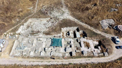 5 bin yıllık antik kentte ezber bozan keşif: Tiyatronun altından bambaşka bir tarih çıktı