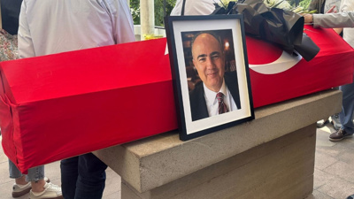 Gazeteci Vedat Yenerer son yolculuğuna uğurlandı